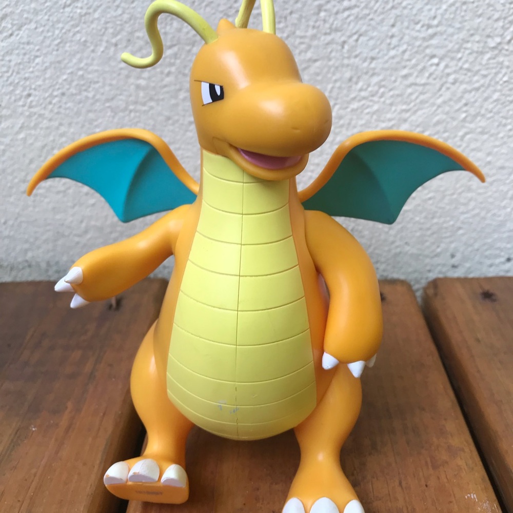 Pokémon Dragonite 8 inch Battle figure